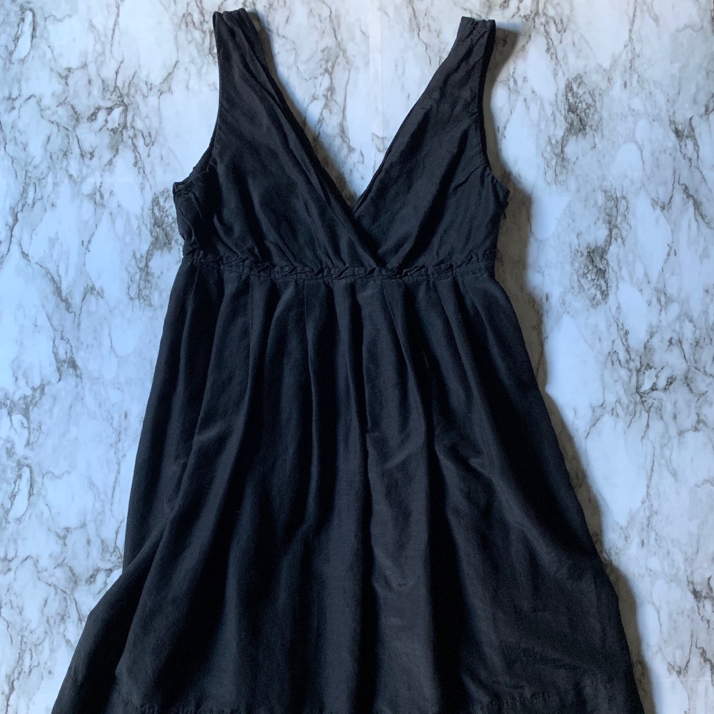 GAP | Deep-V Midi Dress with Pockets